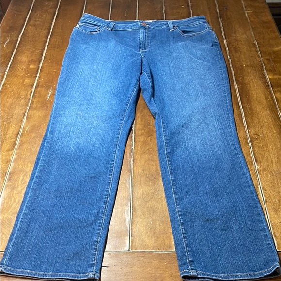 L.L. Bean Denim - L.L. Bean Women's Straight Leg Jeans in Medium Blue